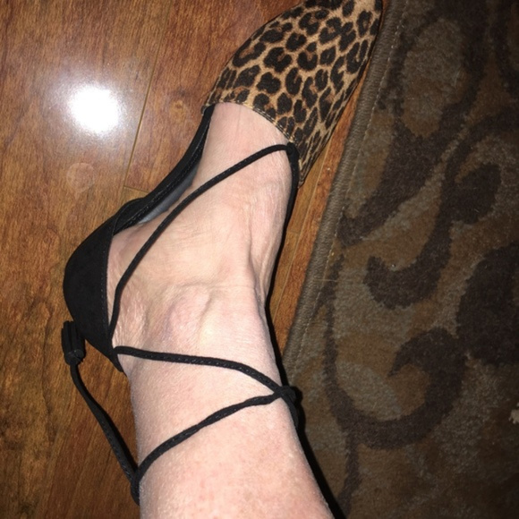 SOLD LC Lauren Conrad Flats Lace Up Leopard - Picture 8 of 8